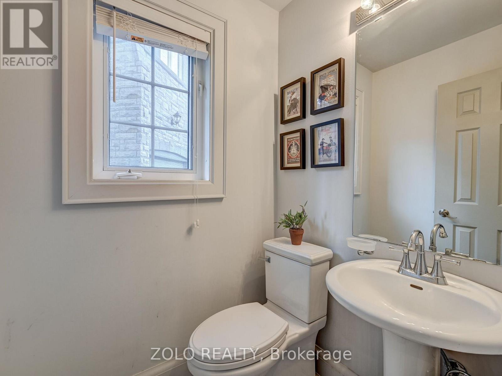 8 Burgon Place, Aurora, Ontario  L4G 7Y2 - Photo 7 - N12754090