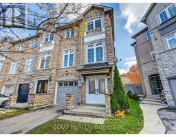 8 BURGON PLACE, Aurora, Ontario