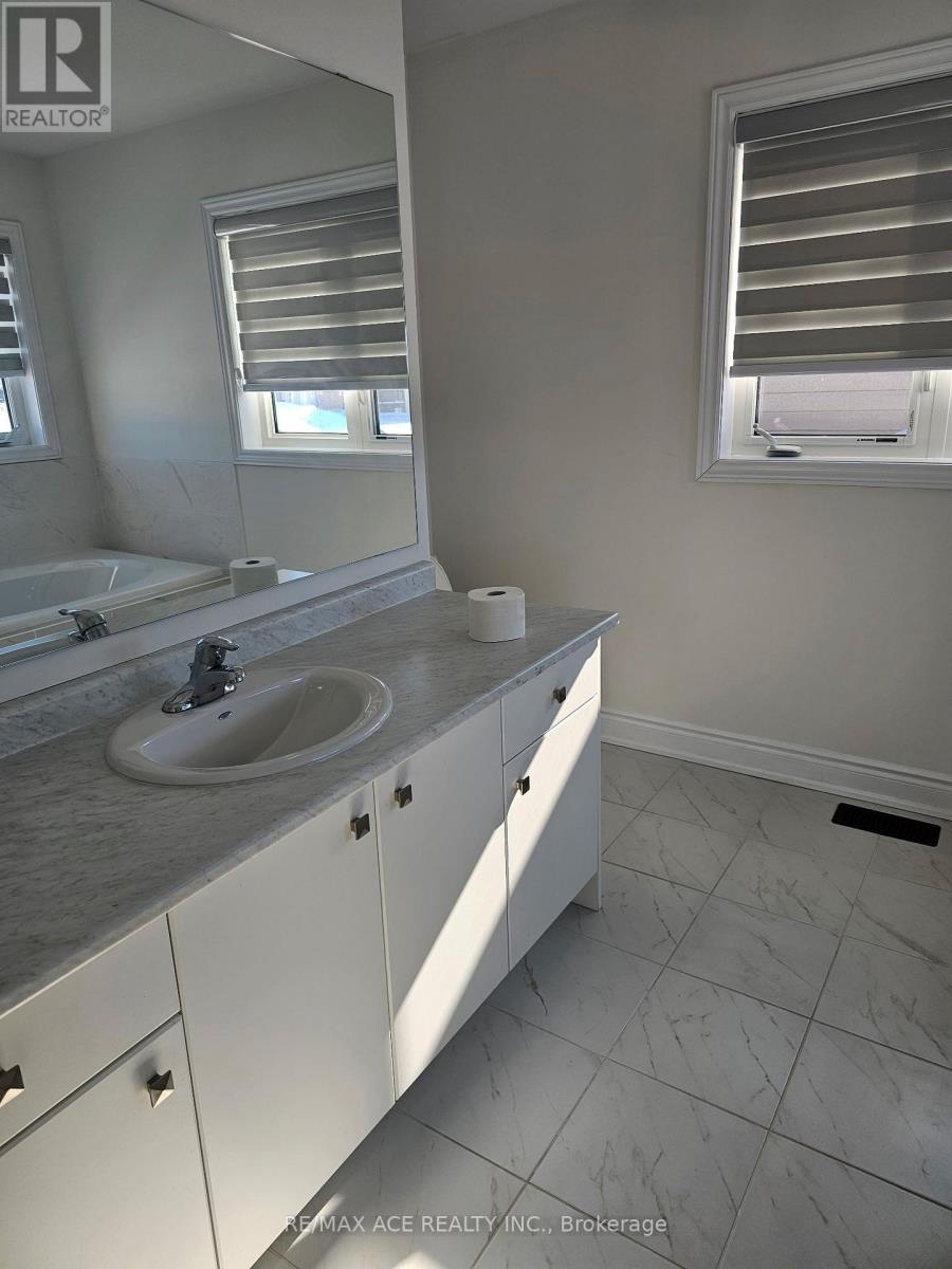 37 Union Boulevard, Wasaga Beach, Ontario  L9Z 0M6 - Photo 10 - S12753902