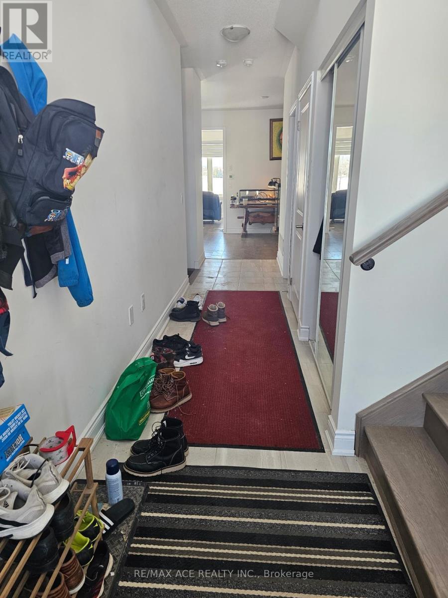 37 Union Boulevard, Wasaga Beach, Ontario  L9Z 0M6 - Photo 2 - S12753902