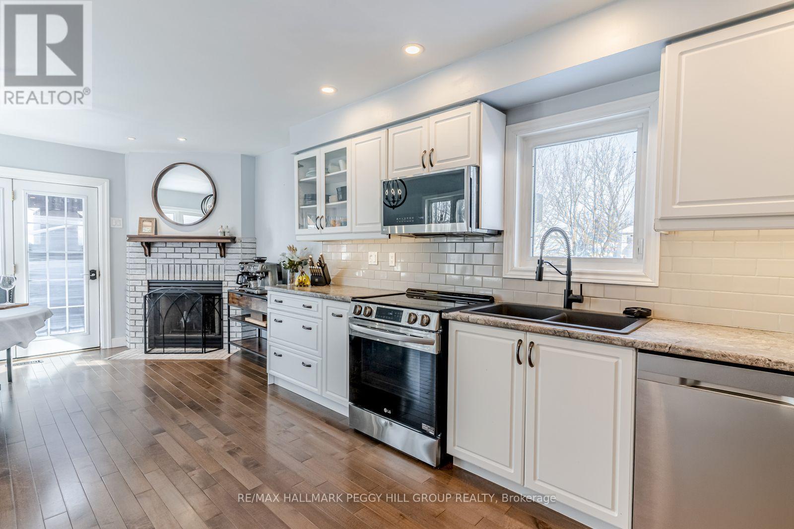 20 Pae Drive, Barrie (Painswick North), Ontario  L4N 7N7 - Photo 3 - S12753962