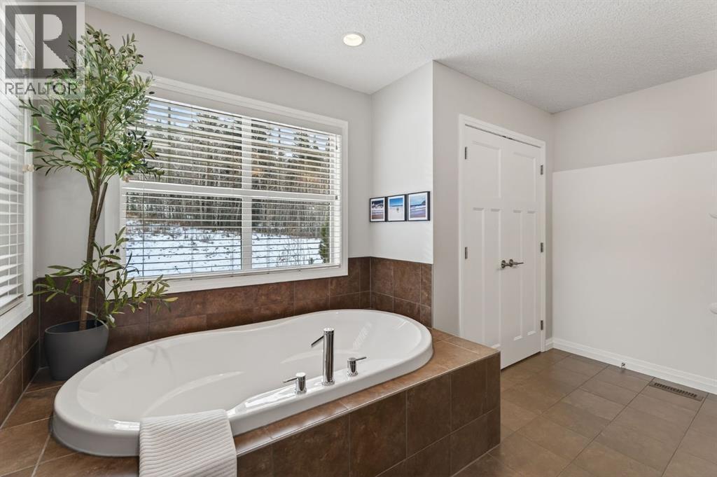 105 Riviera Crescent, Cochrane, Alberta  T4C 0V4 - Photo 15 - A2283068