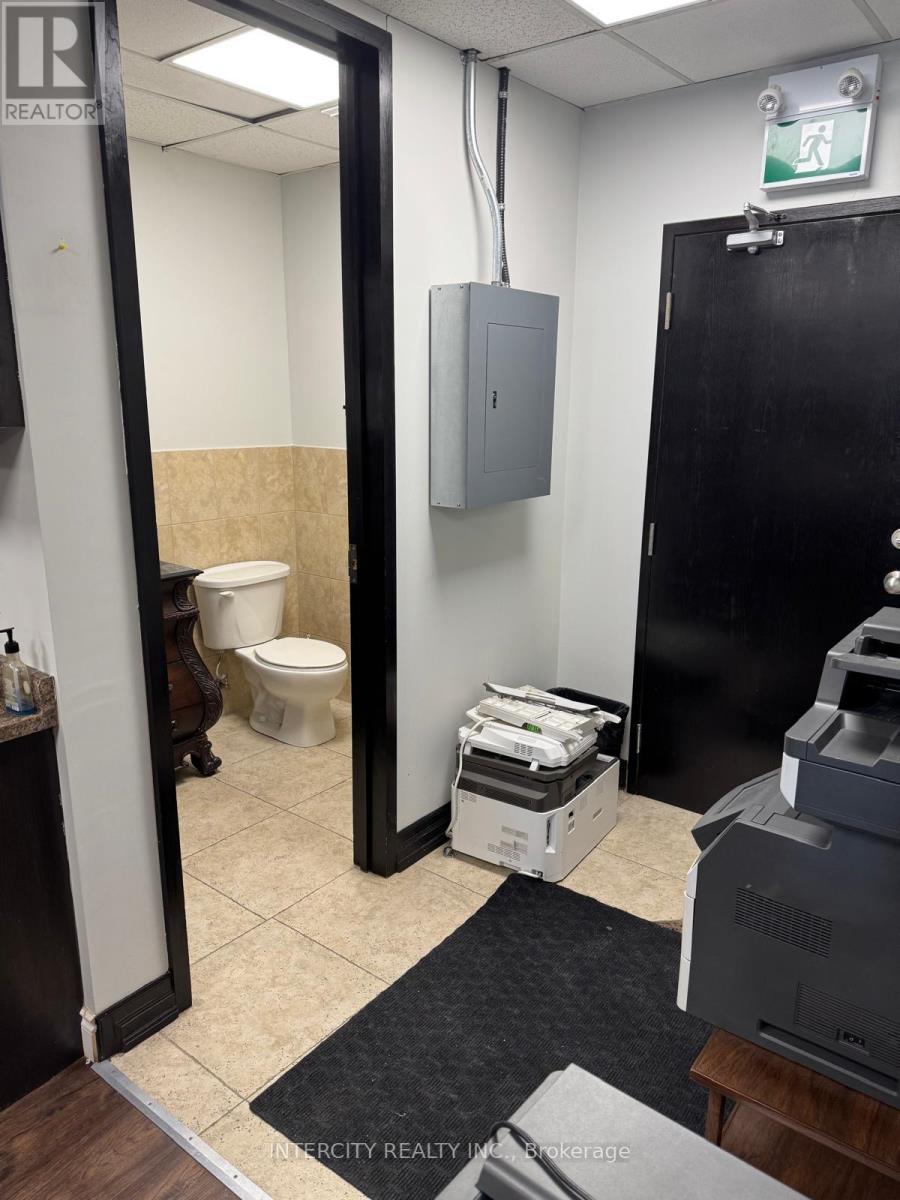 20 - 7895 Tranmere Drive, Mississauga, Ontario  L5S 1V9 - Photo 5 - W12753798