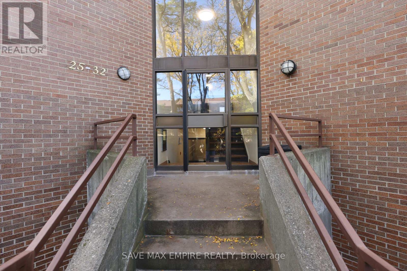 27 - 2035 South Millway, Mississauga, Ontario  L5L 1R8 - Photo 2 - W12753824