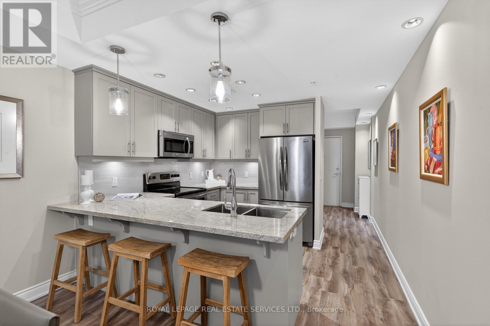 410 - 205 Lakeshore Road W, Oakville, Ontario  L6K 0H8 - Photo 12 - W12753834