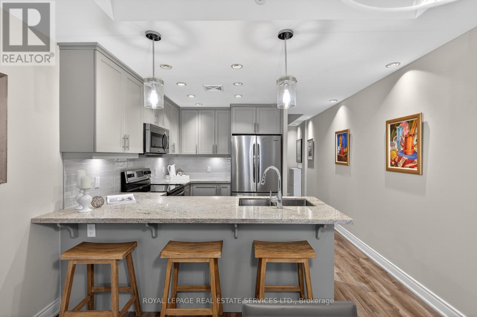 410 - 205 Lakeshore Road W, Oakville, Ontario  L6K 0H8 - Photo 13 - W12753834