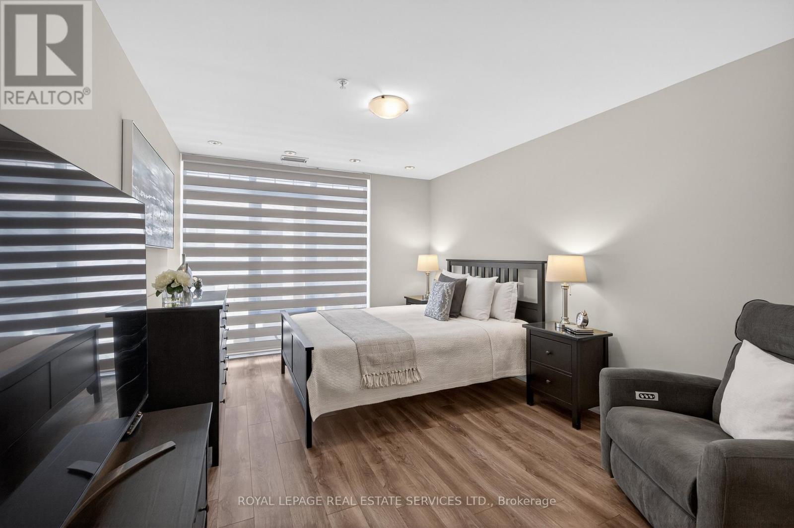 410 - 205 Lakeshore Road W, Oakville, Ontario  L6K 0H8 - Photo 20 - W12753834