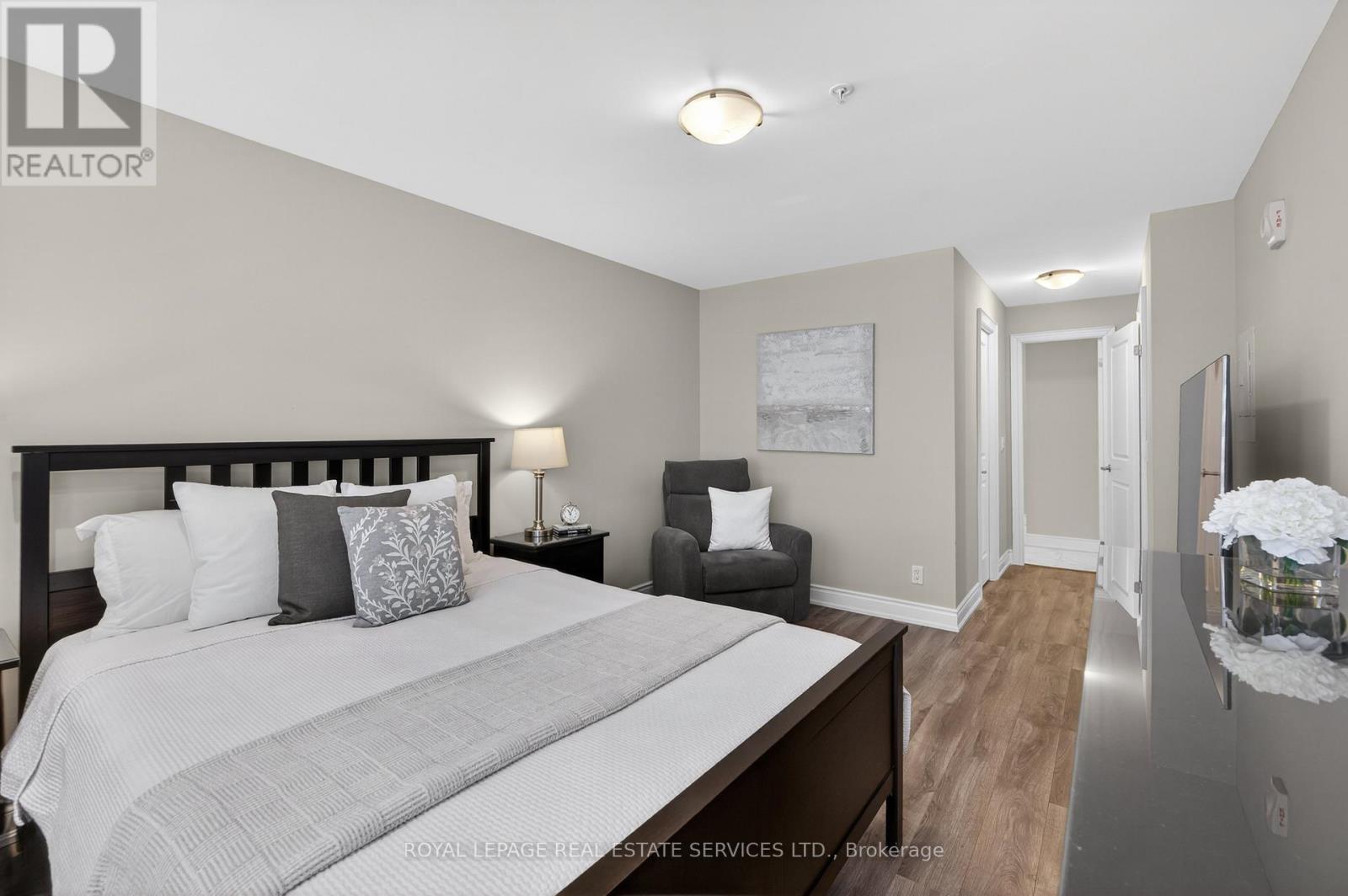 410 - 205 Lakeshore Road W, Oakville, Ontario  L6K 0H8 - Photo 22 - W12753834