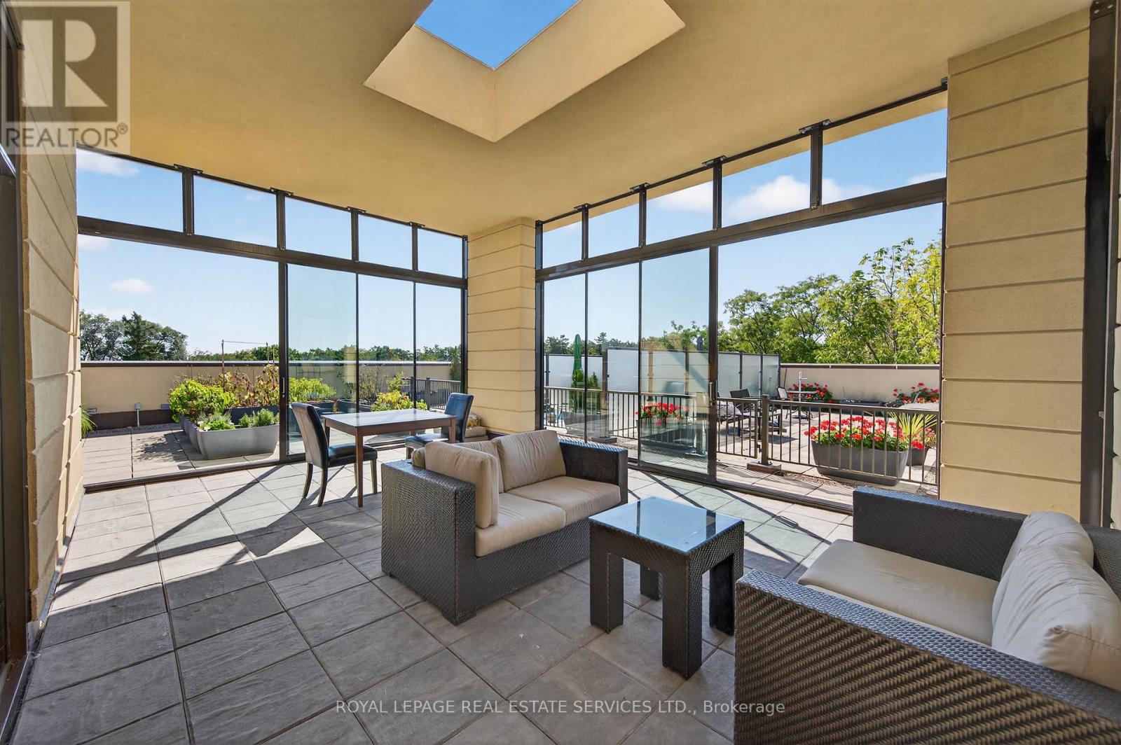 410 - 205 Lakeshore Road W, Oakville, Ontario  L6K 0H8 - Photo 37 - W12753834