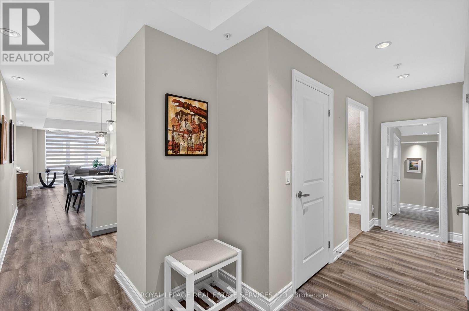 410 - 205 Lakeshore Road W, Oakville, Ontario  L6K 0H8 - Photo 9 - W12753834