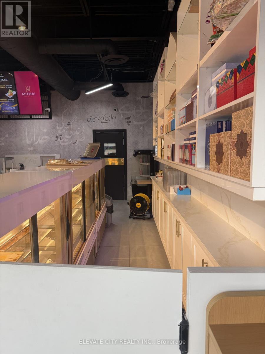 40 - 3910 Eglinton Avenue W, Mississauga, Ontario  L5M 2R9 - Photo 3 - W12753914