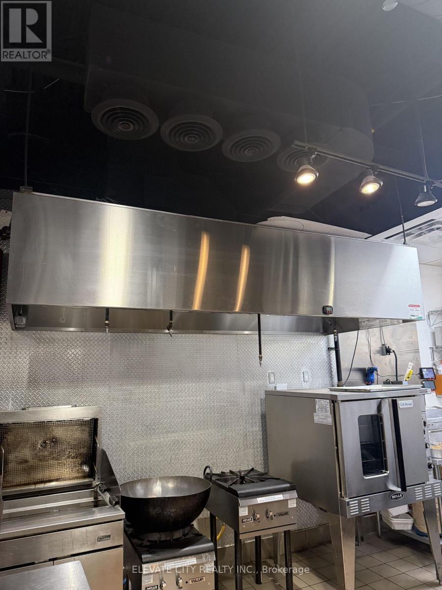 40 - 3910 Eglinton Avenue W, Mississauga, Ontario  L5M 2R9 - Photo 7 - W12753914