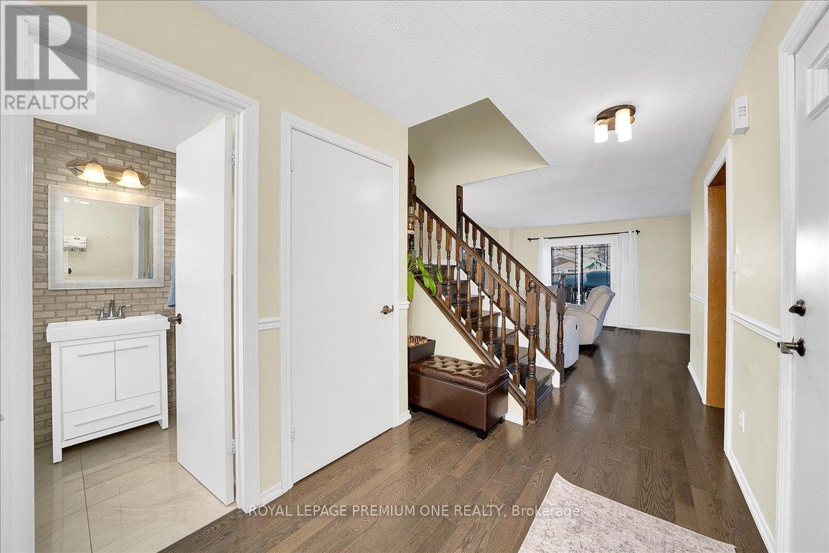 30 Mitchell Avenue, Brampton, Ontario  L6Z 1H3 - Photo 4 - W12753936