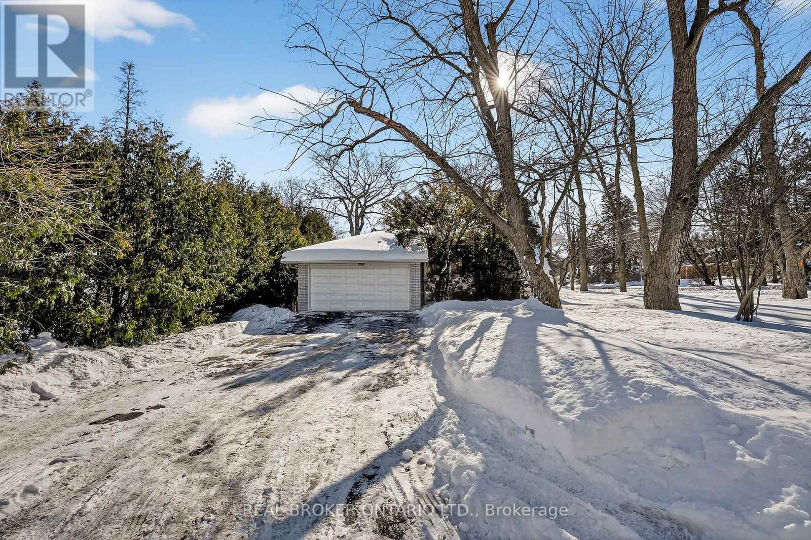 1269 Royal York Road, Toronto, Ontario  M9A 4C4 - Photo 5 - W12753972