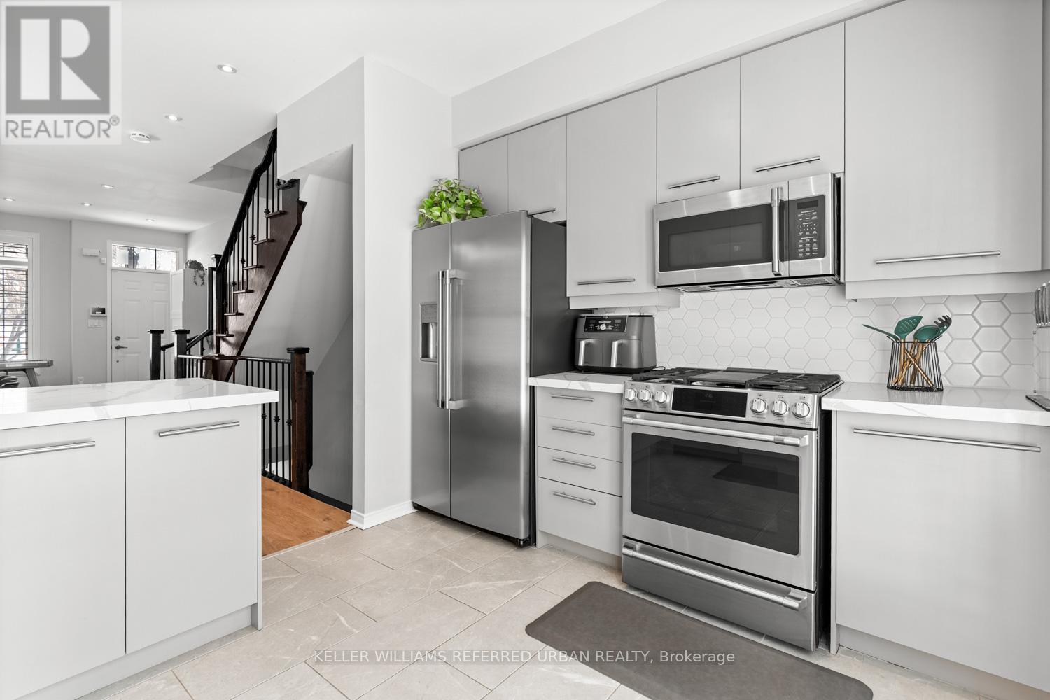 19 - 6 Windermere Avenue, Toronto (High Park-Swansea), Ontario  M6S 3J1 - Photo 11 - W12753974