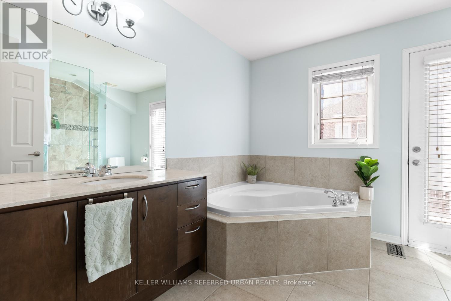 19 - 6 Windermere Avenue, Toronto (High Park-Swansea), Ontario  M6S 3J1 - Photo 24 - W12753974