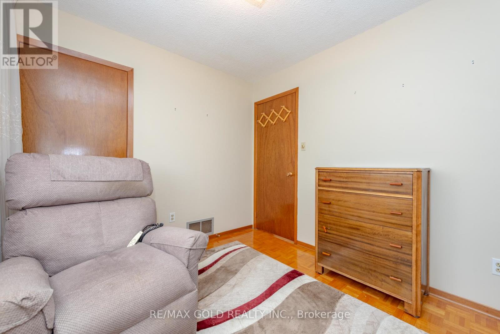 64 Malcolm Crescent, Brampton, Ontario  L6S 3C8 - Photo 20 - W12754004