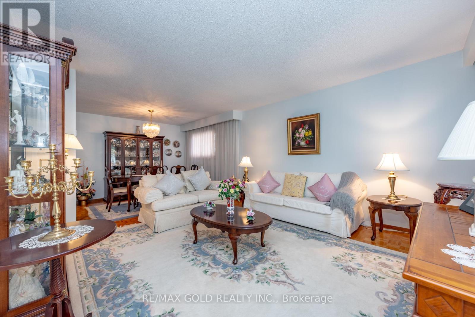 64 Malcolm Crescent, Brampton, Ontario  L6S 3C8 - Photo 4 - W12754004