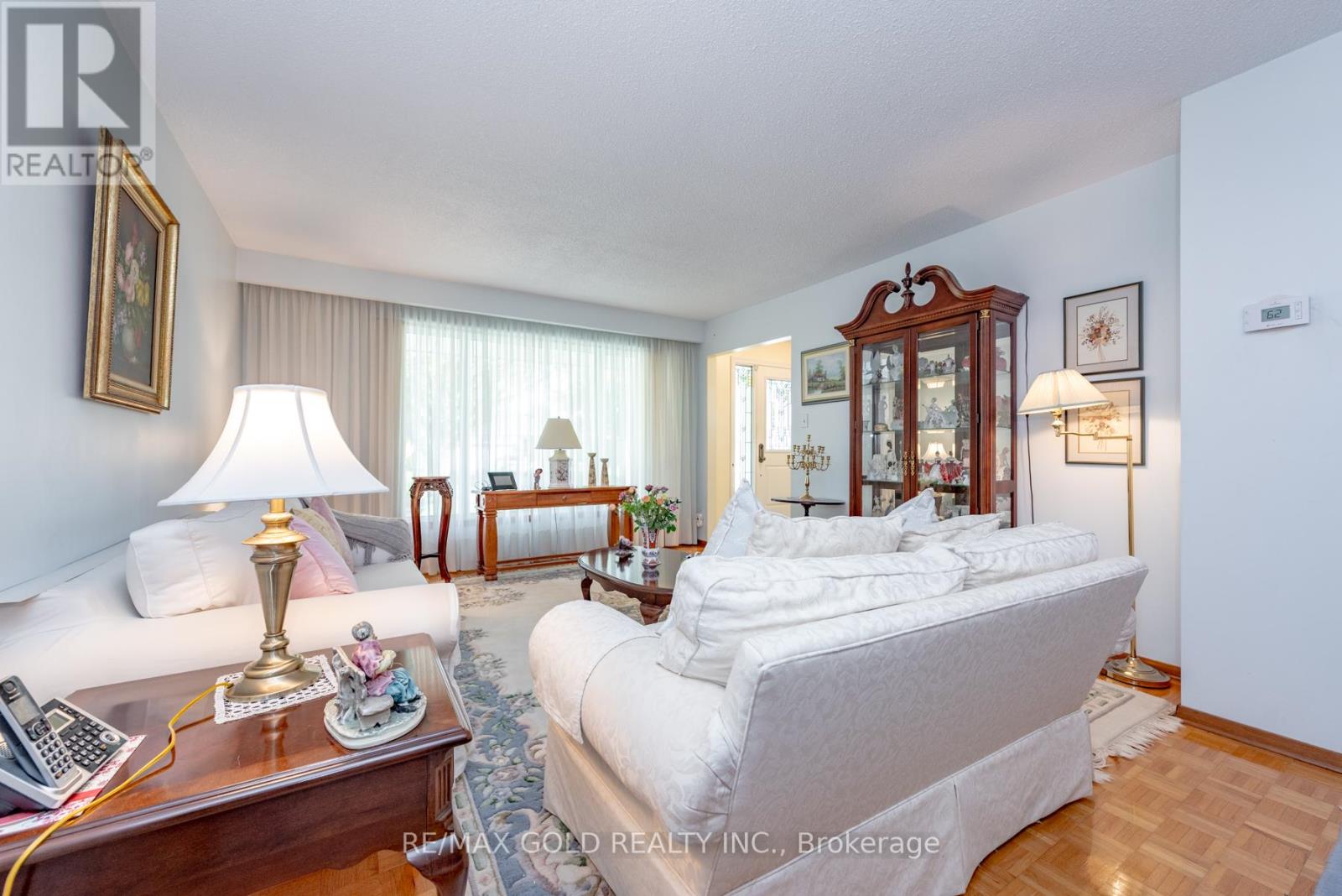 64 Malcolm Crescent, Brampton, Ontario  L6S 3C8 - Photo 6 - W12754004