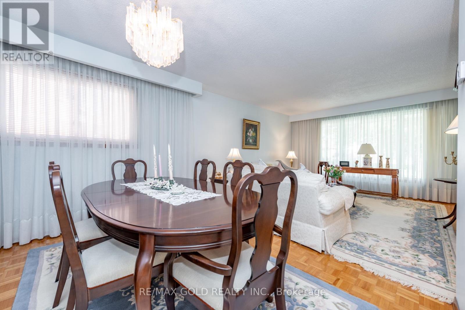 64 Malcolm Crescent, Brampton, Ontario  L6S 3C8 - Photo 7 - W12754004