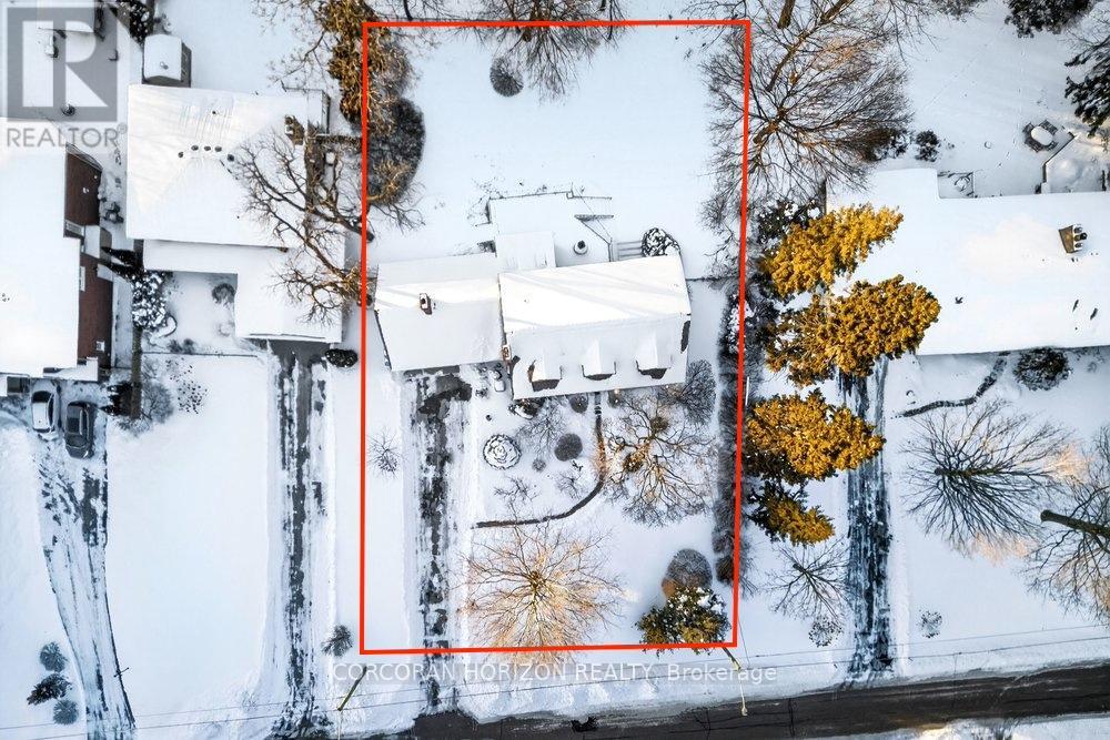 1735 Sunningdale Bend, Mississauga, Ontario  L5J 1G1 - Photo 38 - W12754036