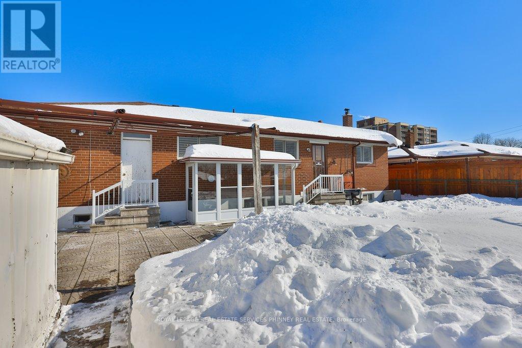 7 Roseglen Crescent, Toronto, Ontario  M3N 1G7 - Photo 36 - W12754052