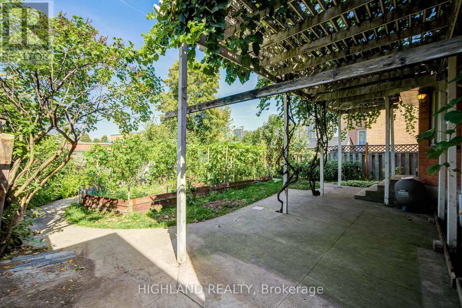 257 Huntington Ridge Drive, Mississauga, Ontario  L5R 1S3 - Photo 26 - W12754074