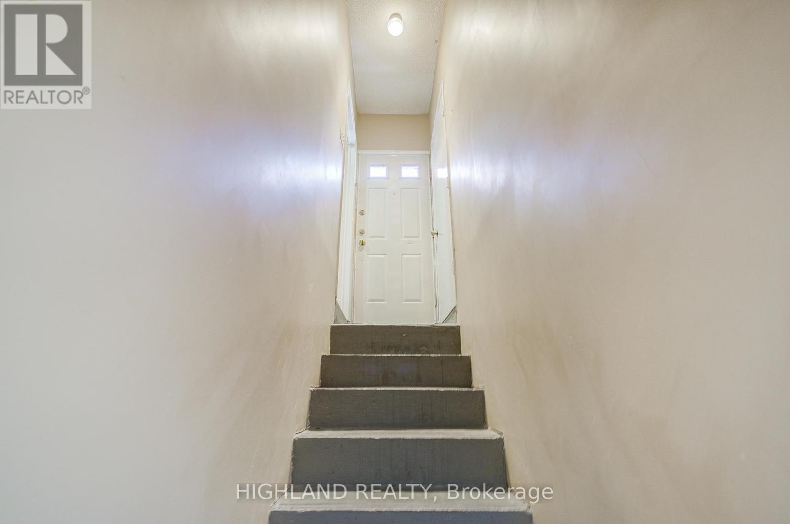 257 Huntington Ridge Drive, Mississauga, Ontario  L5R 1S3 - Photo 29 - W12754074