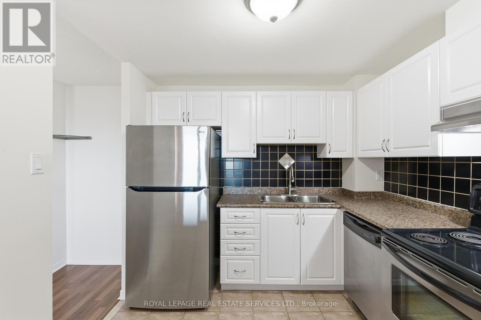 904 - 6720 Glen Erin Drive, Mississauga, Ontario  L5N 3K8 - Photo 10 - W12491308