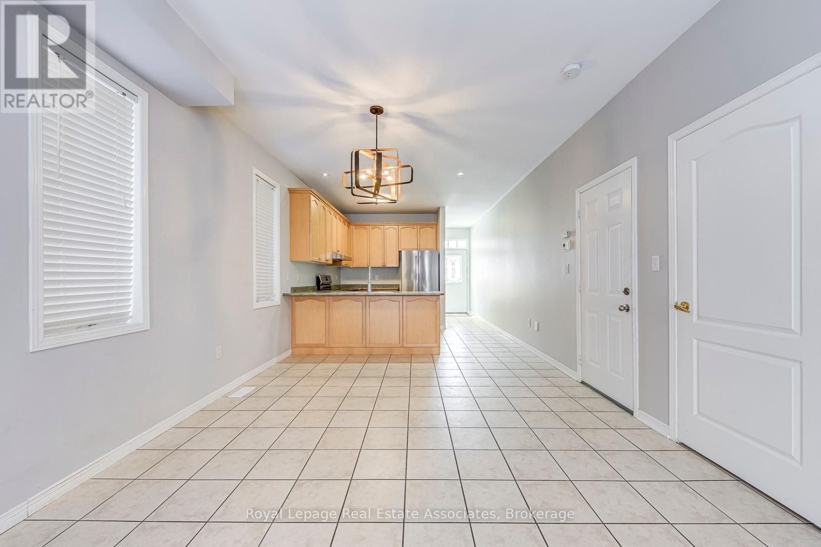 21 Ridgegate Place, Hamilton, Ontario  L8E 6C7 - Photo 8 - X12753858