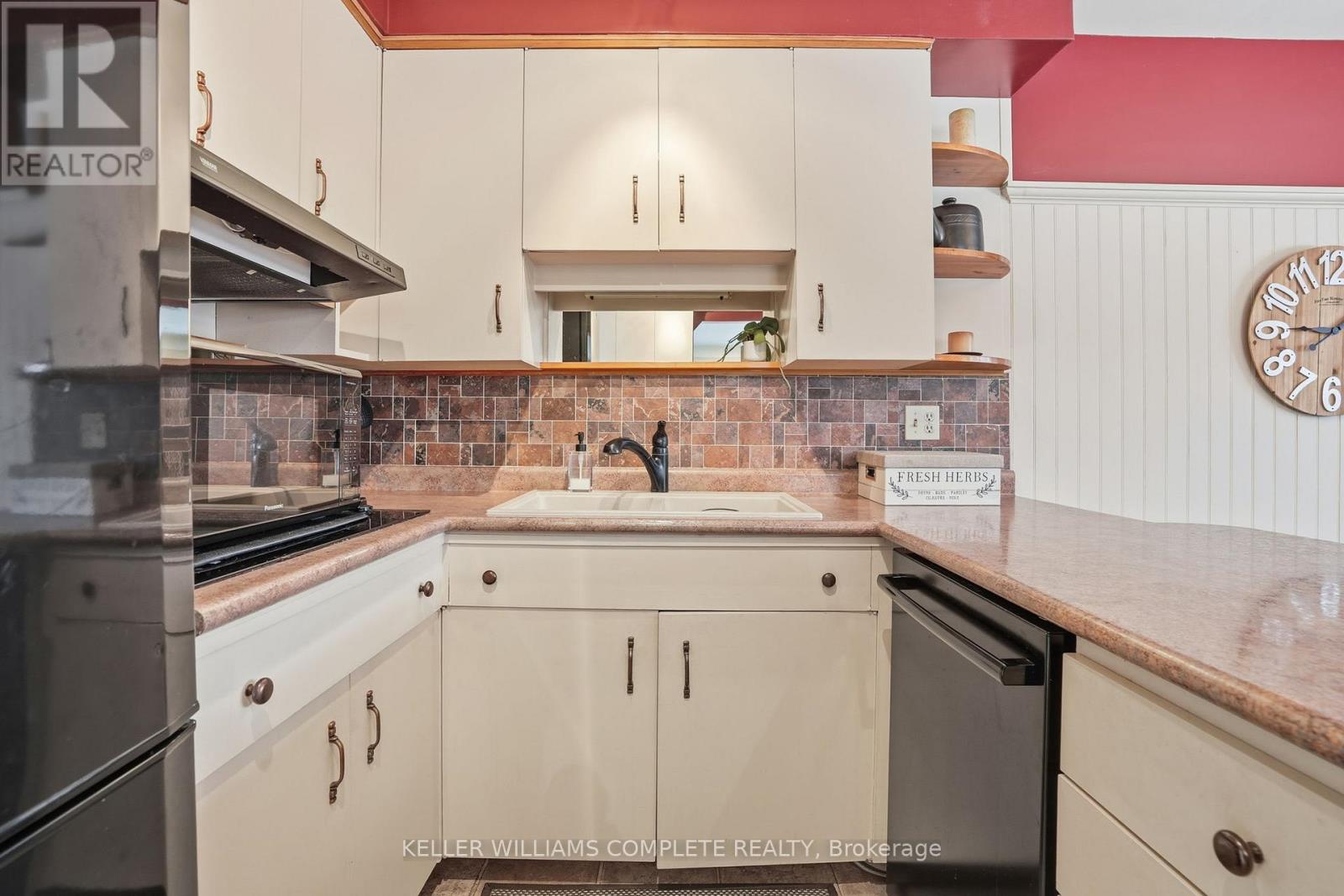 97 Robinhood Drive, Hamilton, Ontario  L9H 4G2 - Photo 9 - X12753986