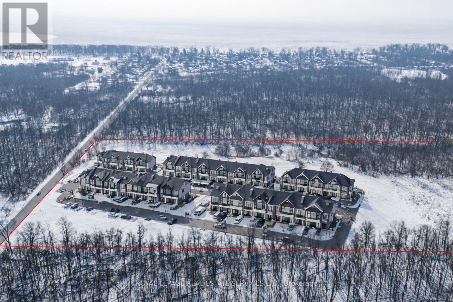 613 Helena Street, Fort Erie, Ontario  L2A 4K2 - Photo 2 - X12754040