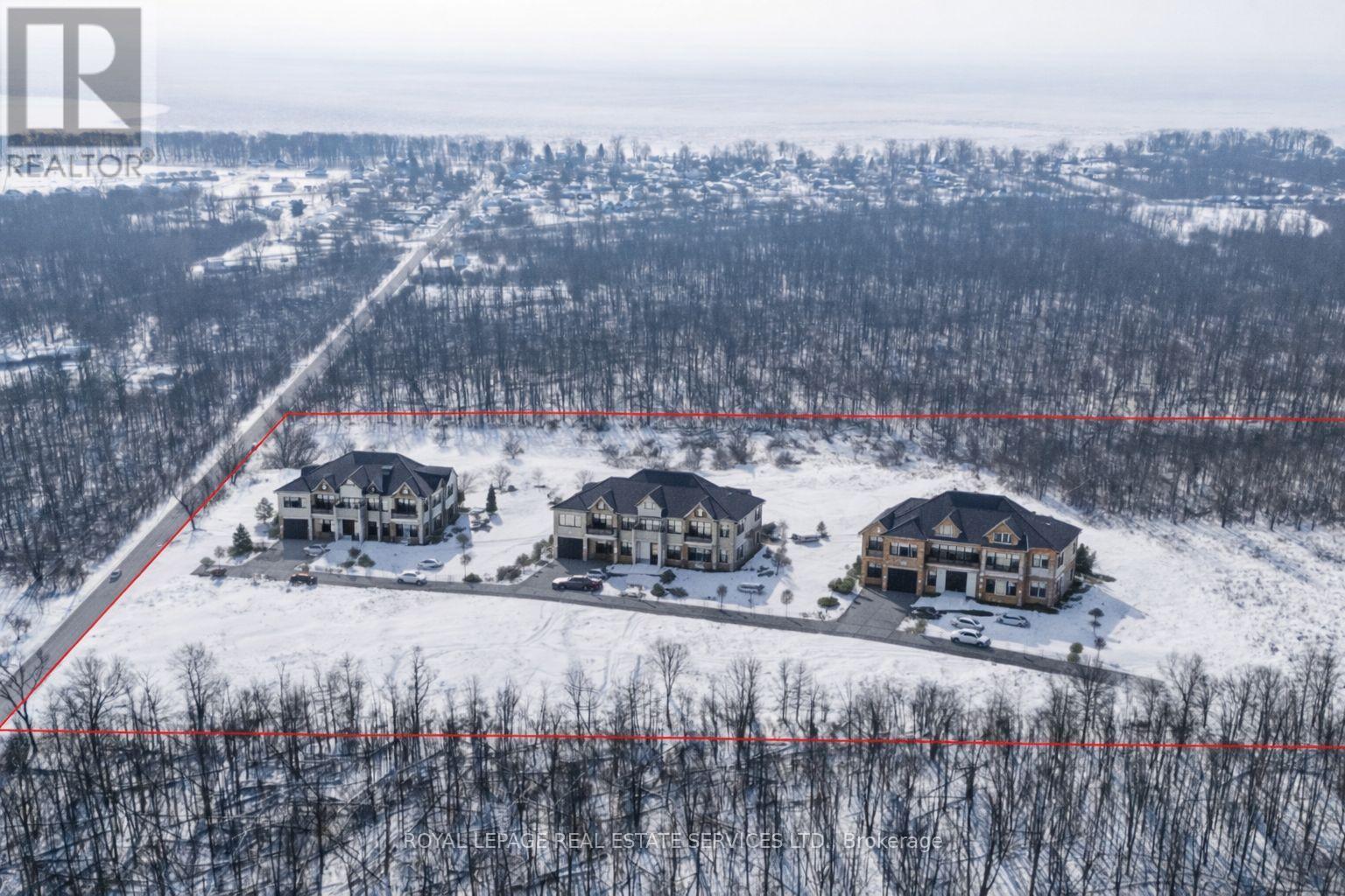 613 Helena Street, Fort Erie, Ontario  L2A 4K2 - Photo 3 - X12754040