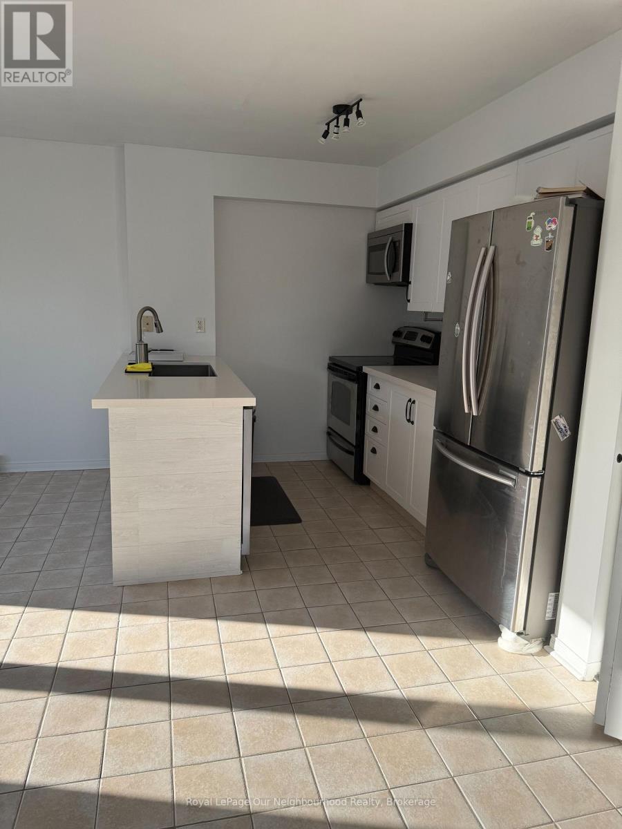 312 - 102 Aspen Springs Drive, Clarington, Ontario  L1C 5N6 - Photo 4 - E12754158