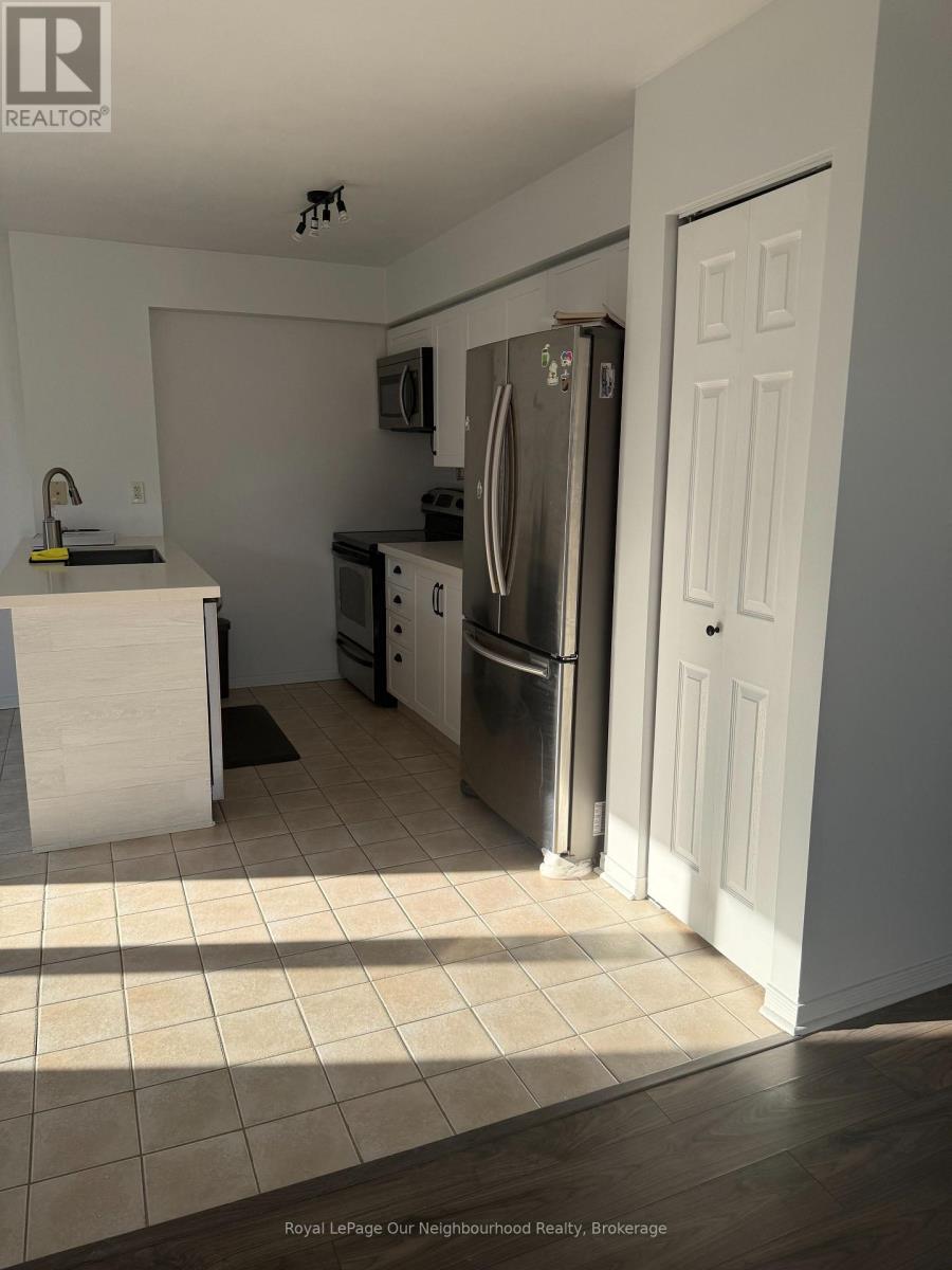 312 - 102 Aspen Springs Drive, Clarington, Ontario  L1C 5N6 - Photo 5 - E12754158