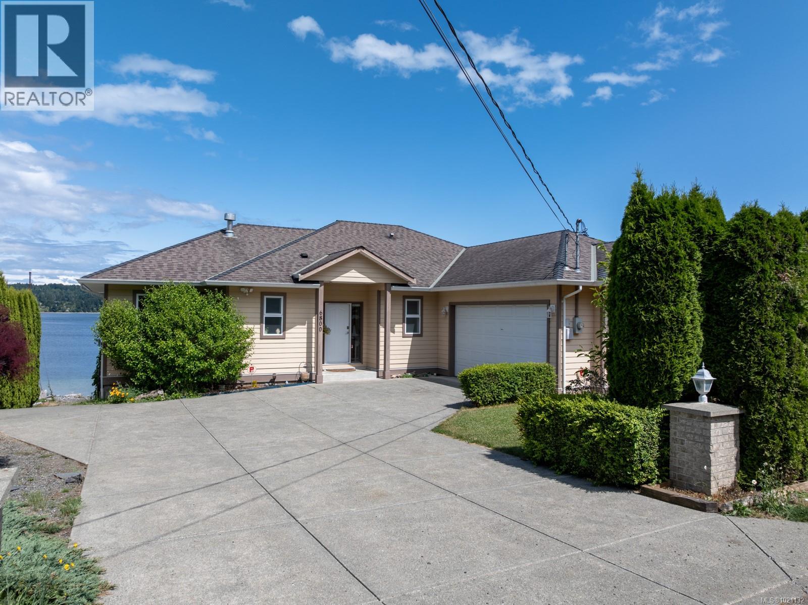 6800 Buckley Bay Frontage Rd, Fanny Bay, British Columbia  V0R 1W0 - Photo 2 - 1021132