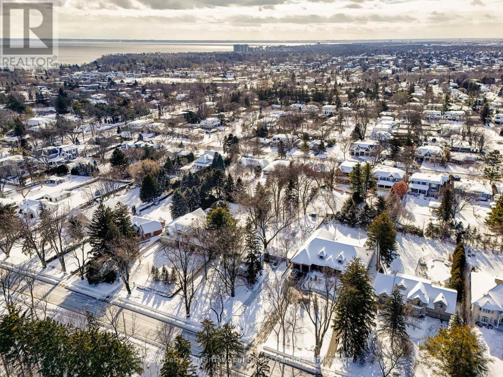 362 Fourth Line, Oakville, Ontario  L6L 5A4 - Photo 16 - W12754188