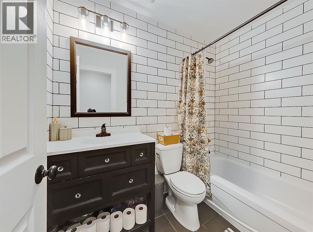 2, 2412 30 Street Sw, Calgary, Alberta  T3E 2M1 - Photo 9 - A2282543