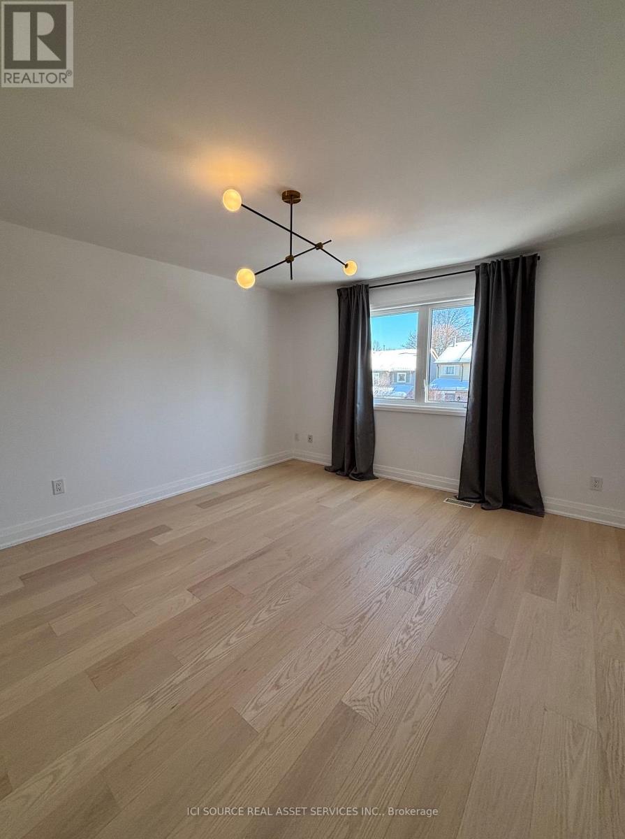 851 Sweetwater Crescent, Mississauga, Ontario  L5H 4A7 - Photo 13 - W12752884