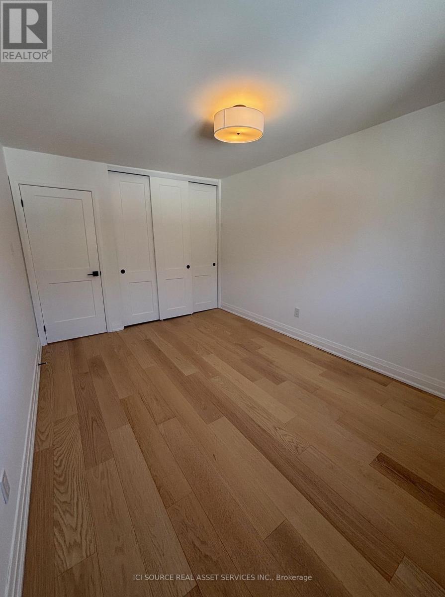 851 Sweetwater Crescent, Mississauga, Ontario  L5H 4A7 - Photo 15 - W12752884