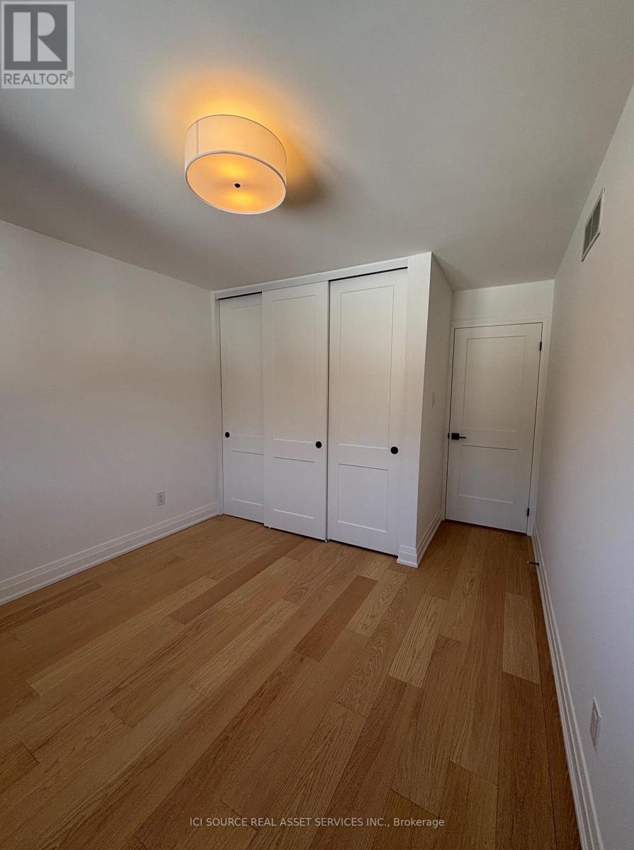 851 Sweetwater Crescent, Mississauga, Ontario  L5H 4A7 - Photo 17 - W12752884