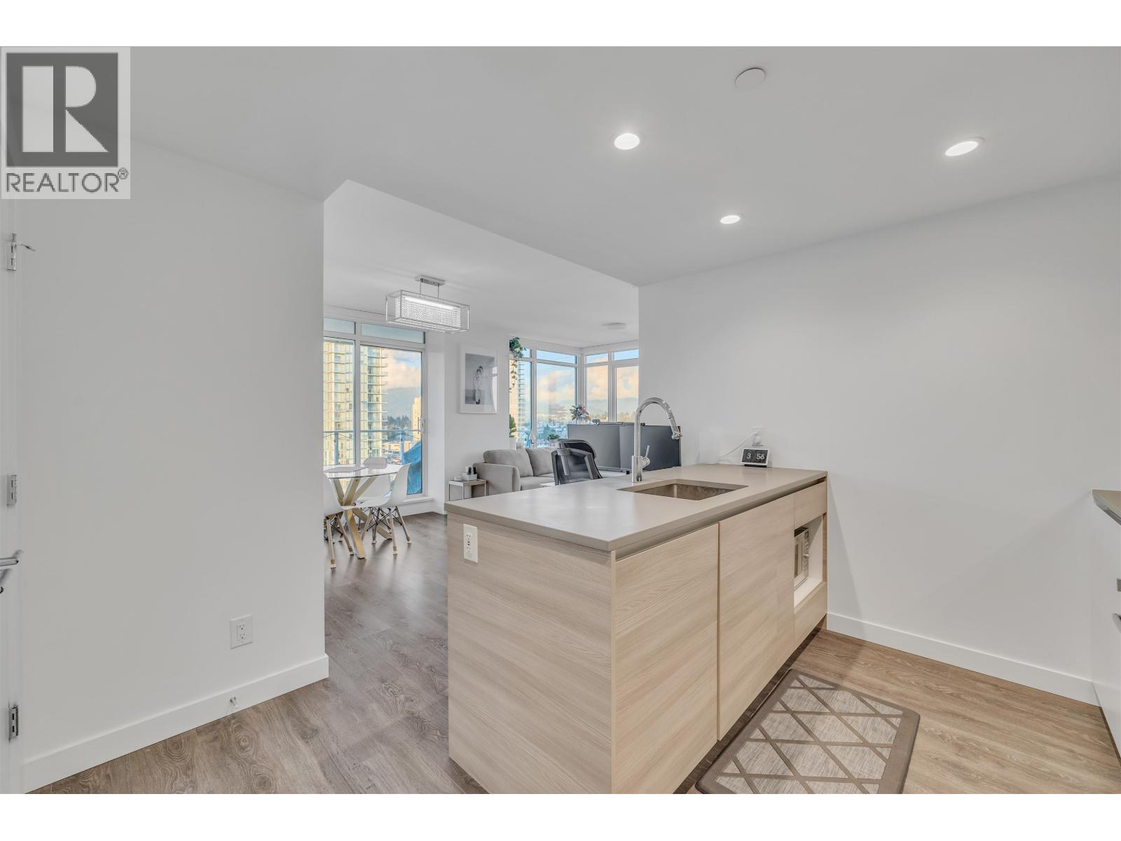 2209 652 Whiting Way, Coquitlam, British Columbia  V3J 0K3 - Photo 11 - R3085966