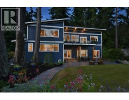 1590 OCEAN BEACH ESPLANADE, Gibsons, British Columbia