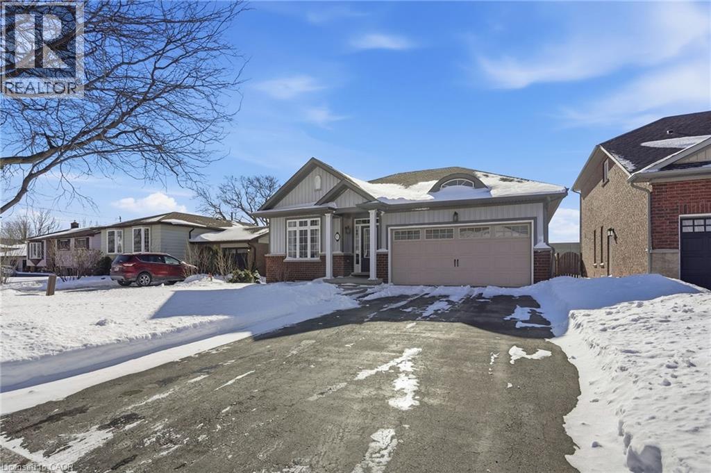 11 Sidare Court, Grimsby, Ontario  L3M 4E8 - Photo 2 - 40802086