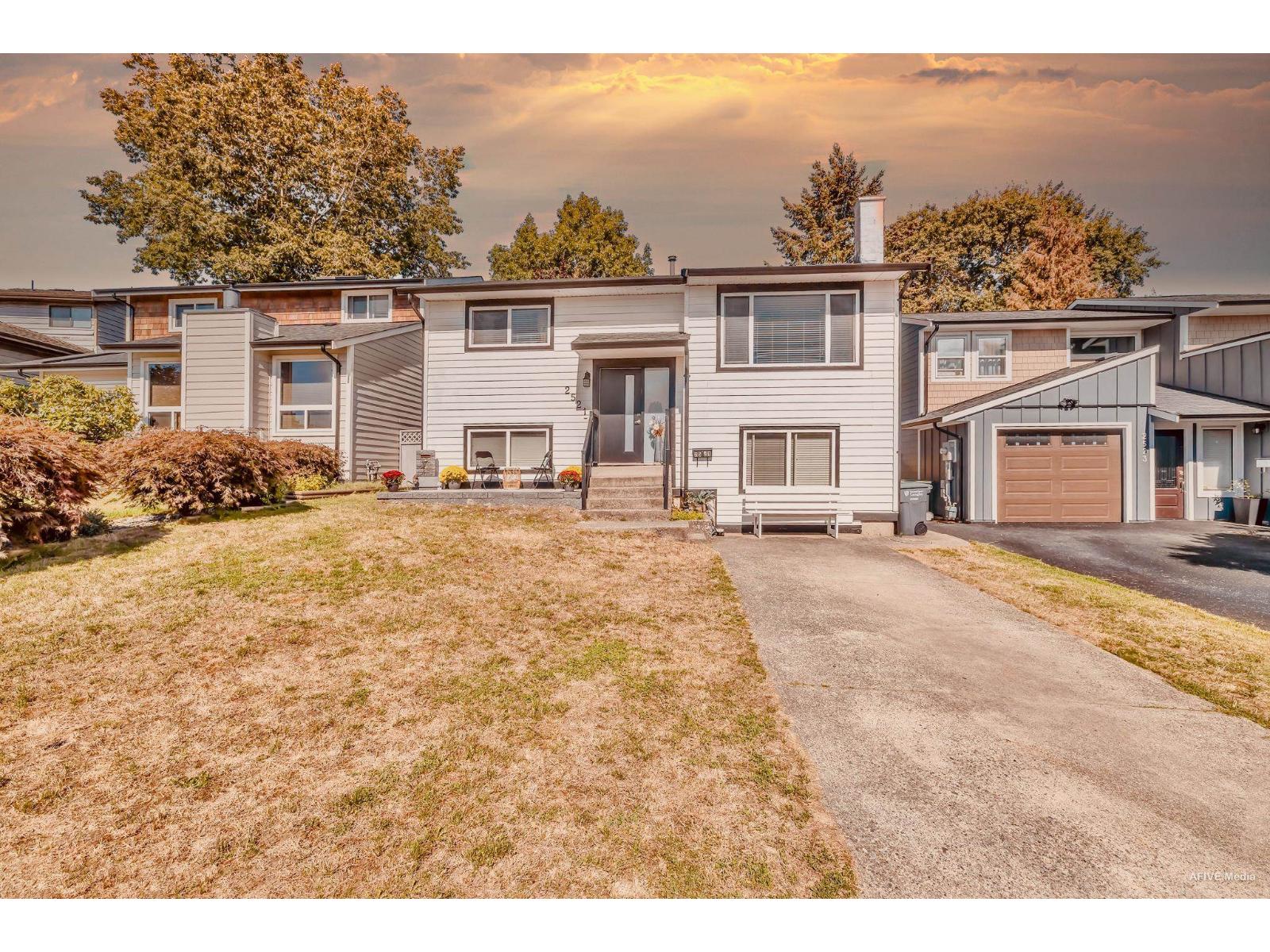 2521 Wilding Crescent, Langley, British Columbia  V2Y 1C8 - Photo 3 - R3085759