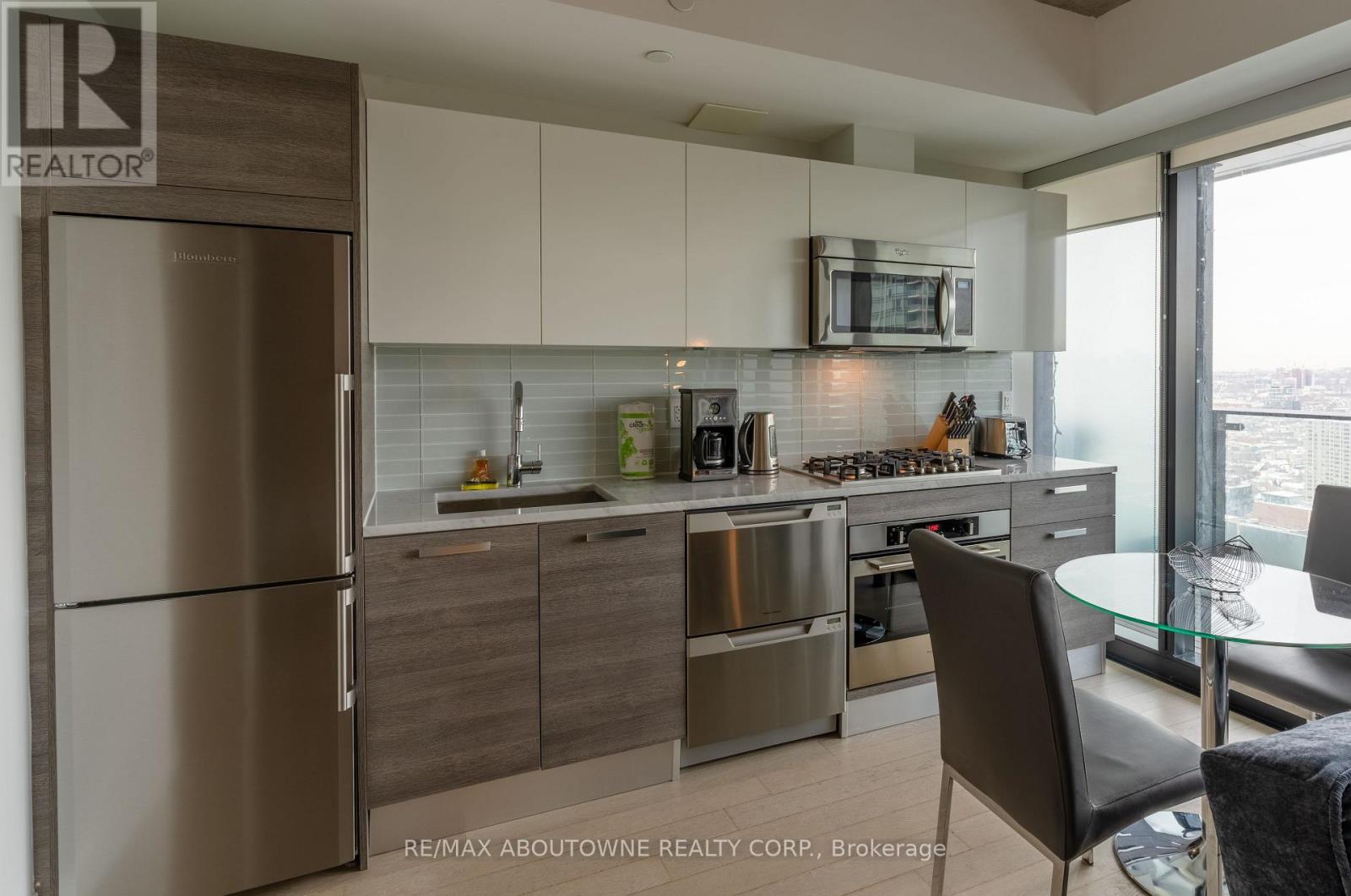 3302 - 224 King Street W, Toronto, Ontario  M5H 0A6 - Photo 10 - C12754106