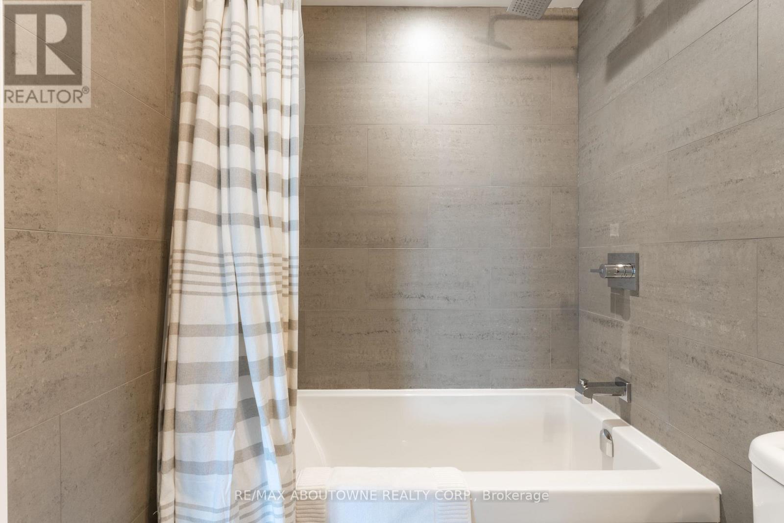 3302 - 224 King Street W, Toronto, Ontario  M5H 0A6 - Photo 9 - C12754106