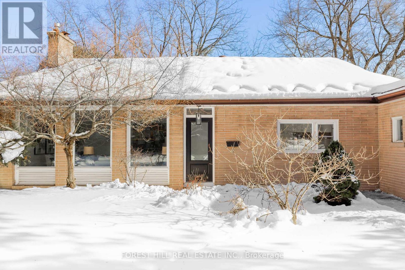 37 Farmcote Road, Toronto, Ontario  M3B 2Z6 - Photo 1 - C12754114