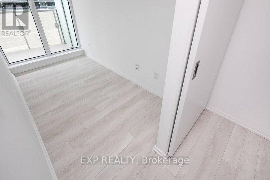 2205 - 197 Yonge Street, Toronto, Ontario M5B 1M4 - Photo 11 - C12754122
