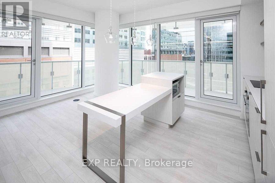 2205 - 197 Yonge Street, Toronto, Ontario M5B 1M4 - Photo 3 - C12754122